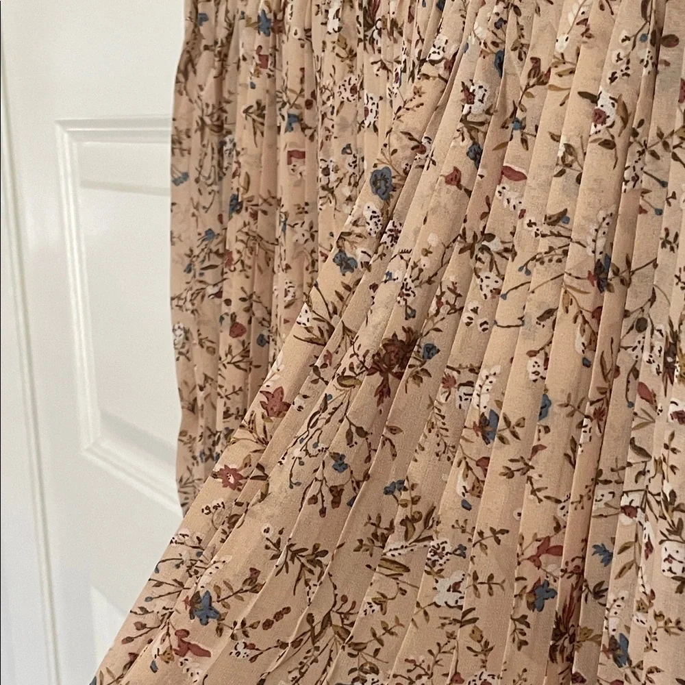 Gorgeous Floral Print Beige Dress - Picture 4 of 6